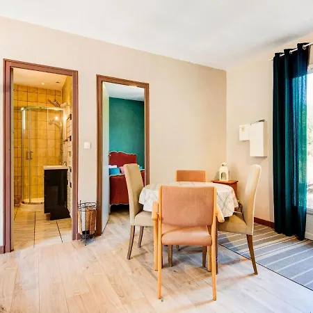 Garden-view In With Infrared Sauna